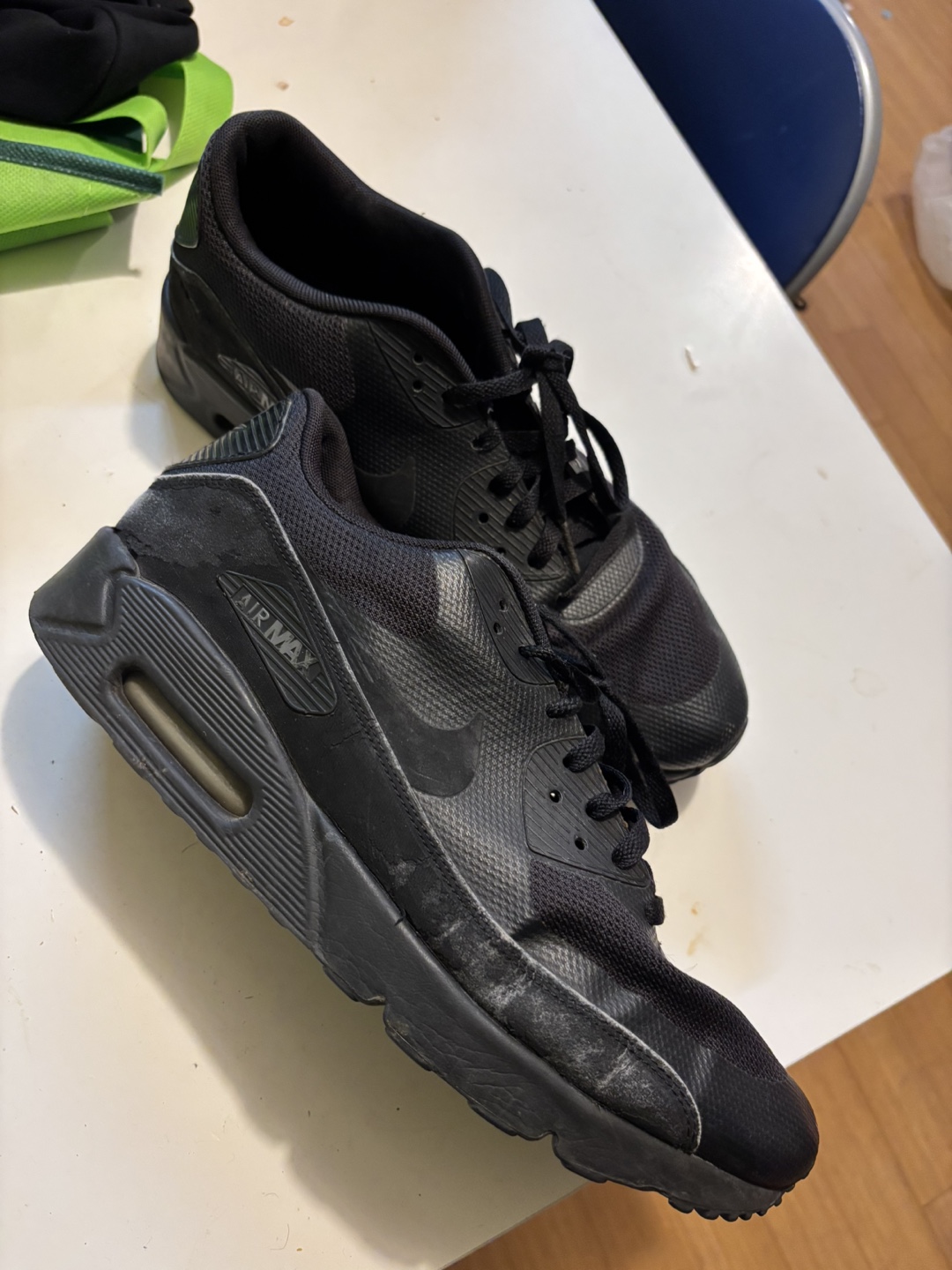 Nike Air Max 90 Men's Shoes - Size 11