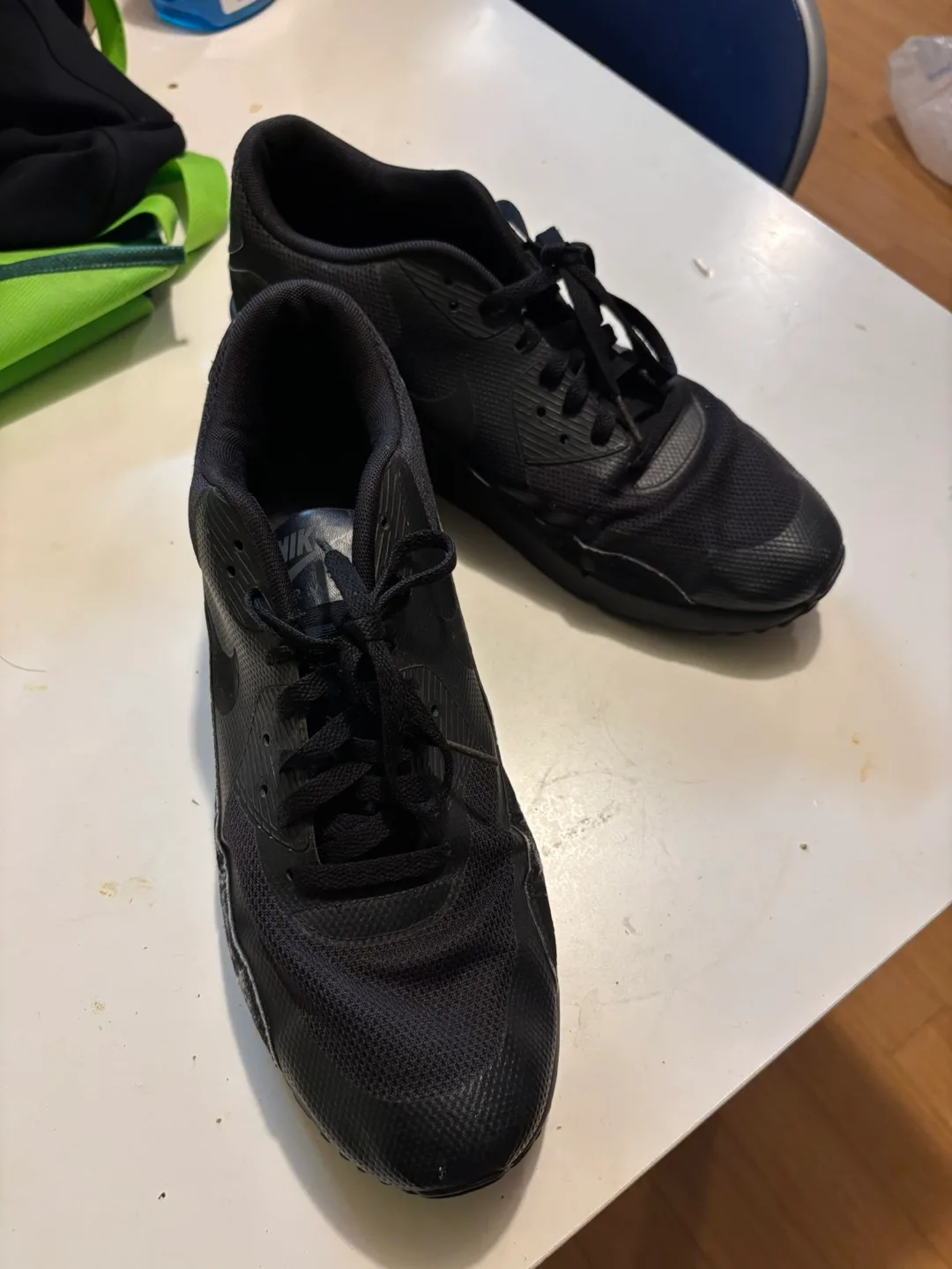 Nike Air Max 90 Men's Shoes - Size 11 image indicator(2)