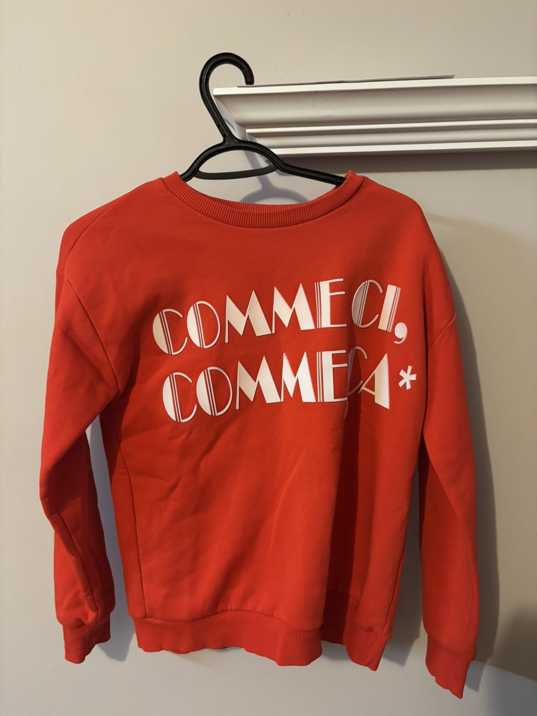 Red Comme Ci Comme Ça Crewneck Sweatshirt