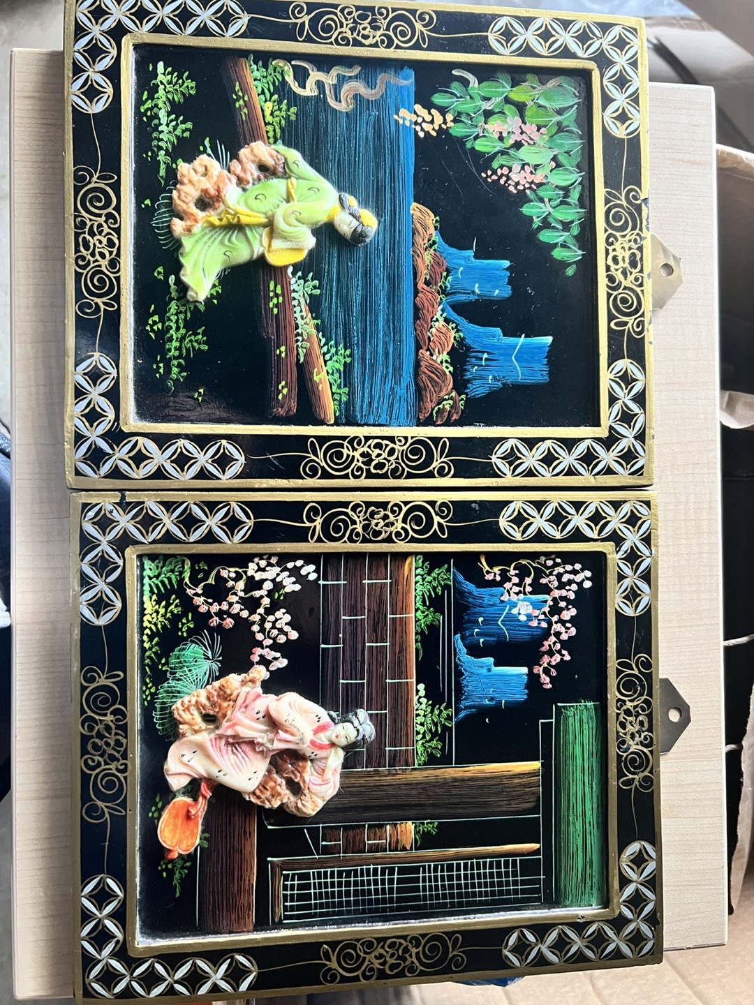 Pair of Vintage Asian-Inspired Wall Plaques - photo 5