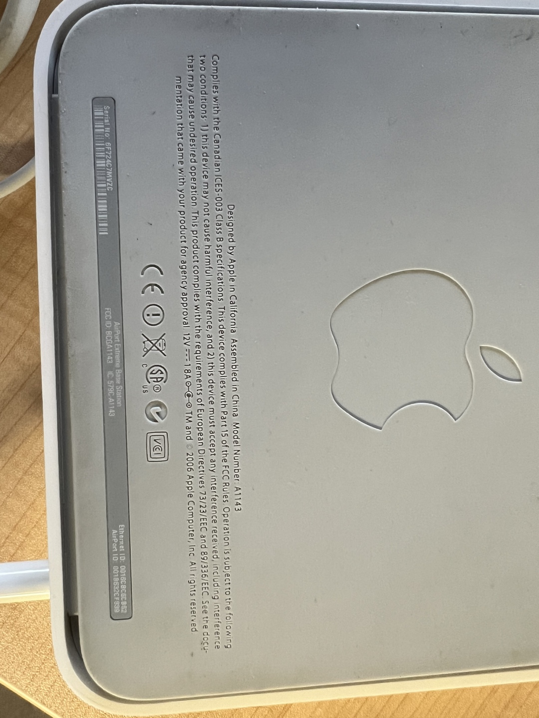 Apple AirPort Extreme Base Station - photo 4