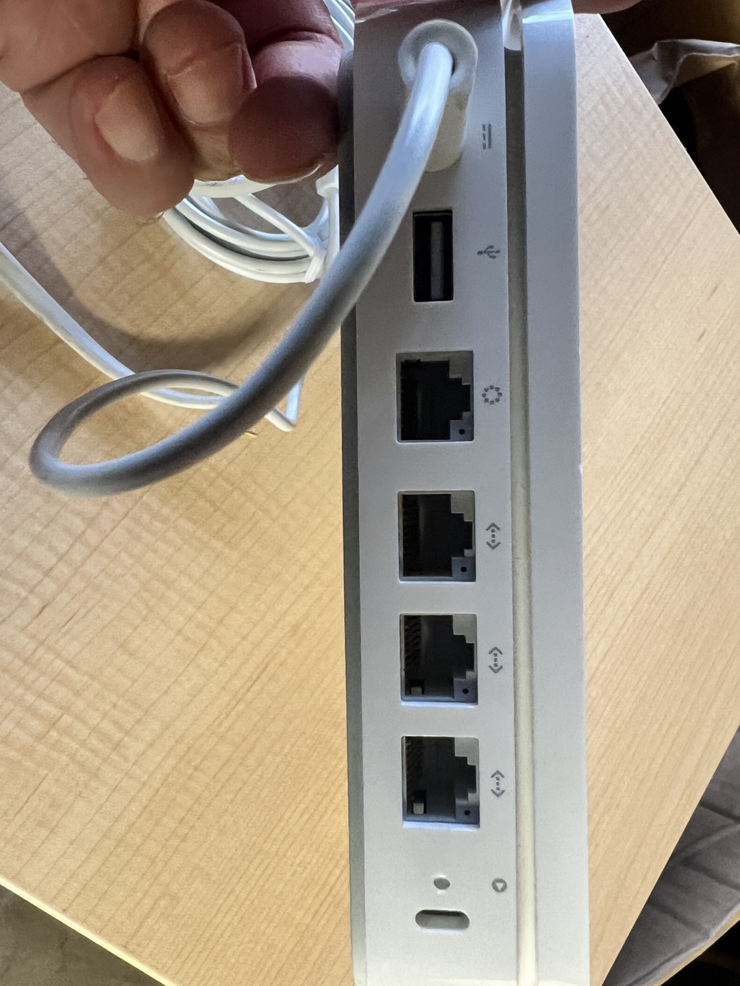 Apple AirPort Extreme Base Station - photo 3