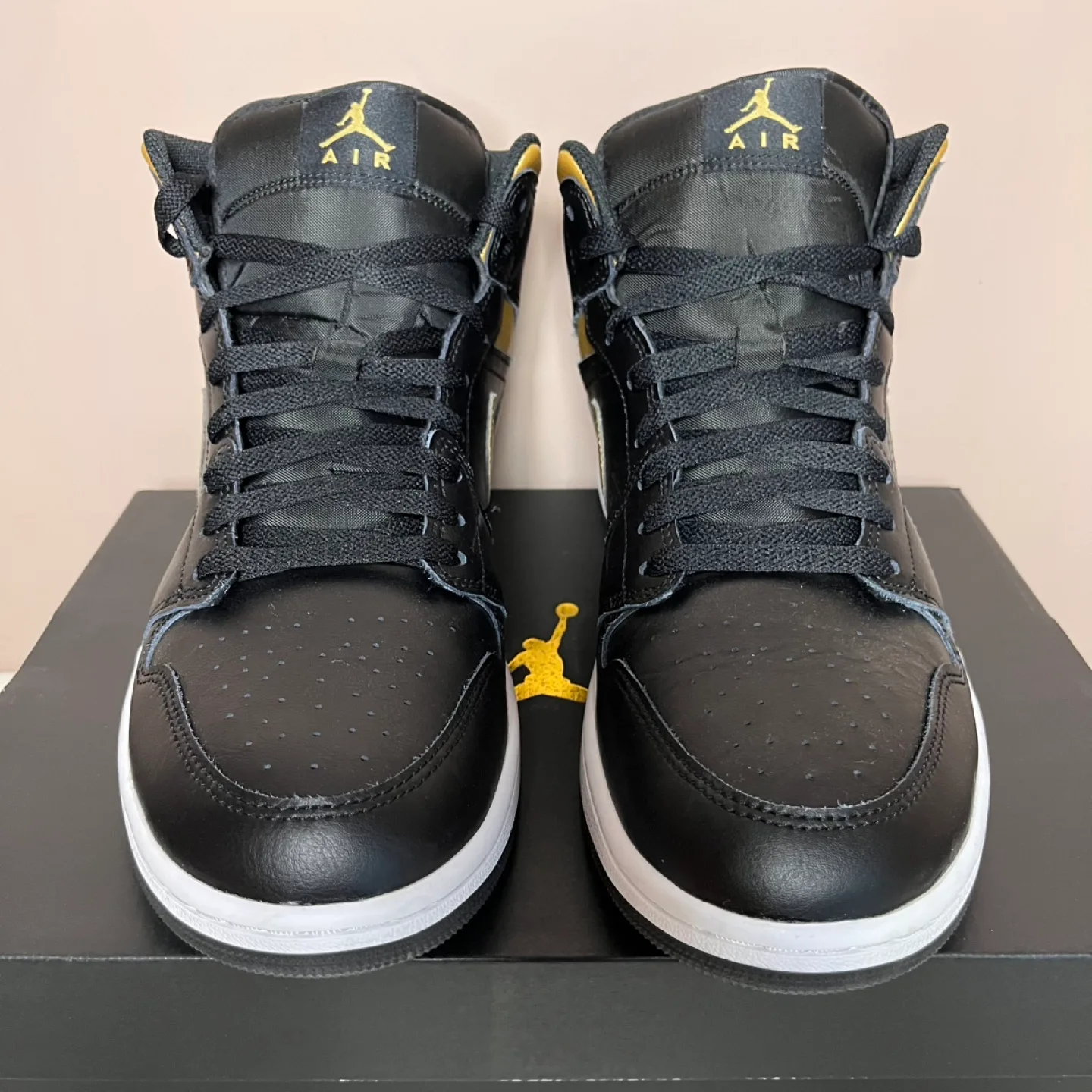 Air Jordan 1 Mid Black Gold Men's Size 11 image indicator(2)