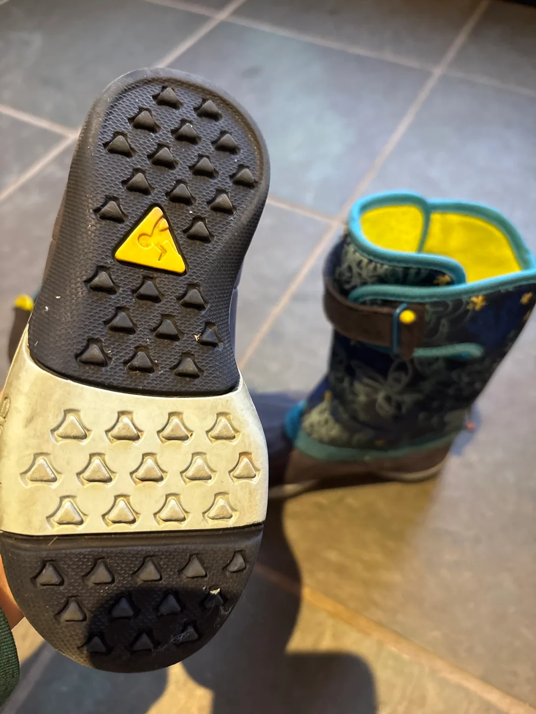 Kids' Size 8 GoPlae Waterproof Rain Boots image indicator(2)