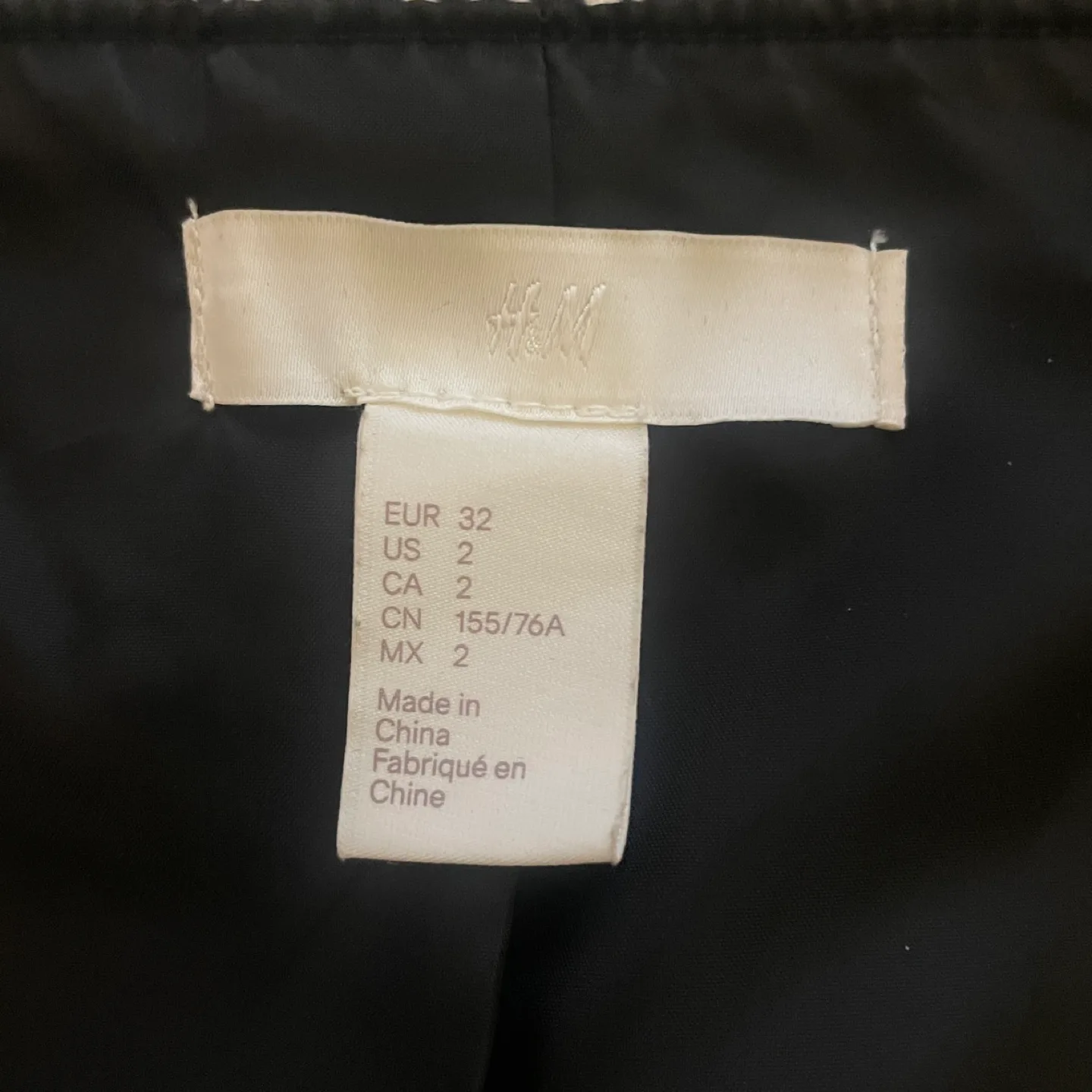 H&M White Black Patterned Coat Size 2 image indicator(6)