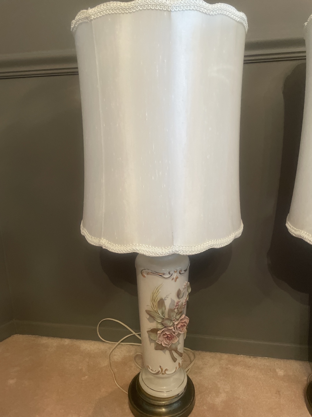 Pair of Vintage Porcelain Table Lamps with Floral Design - photo 3