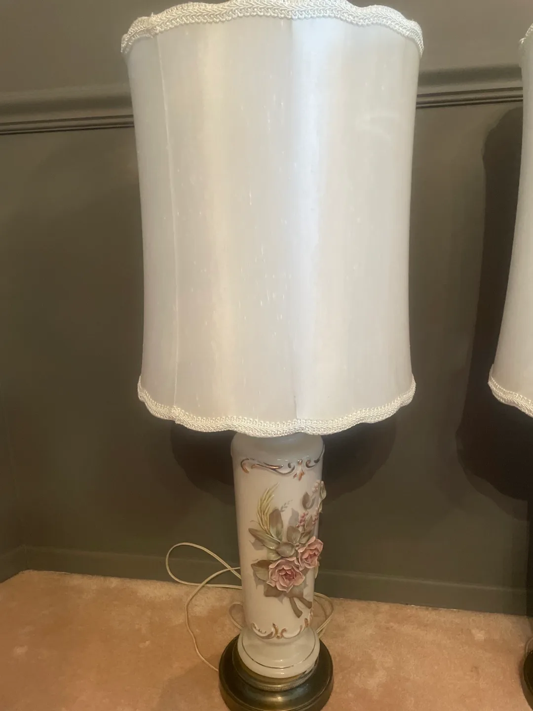 Pair of Vintage Porcelain Table Lamps with Floral Design image indicator(3)