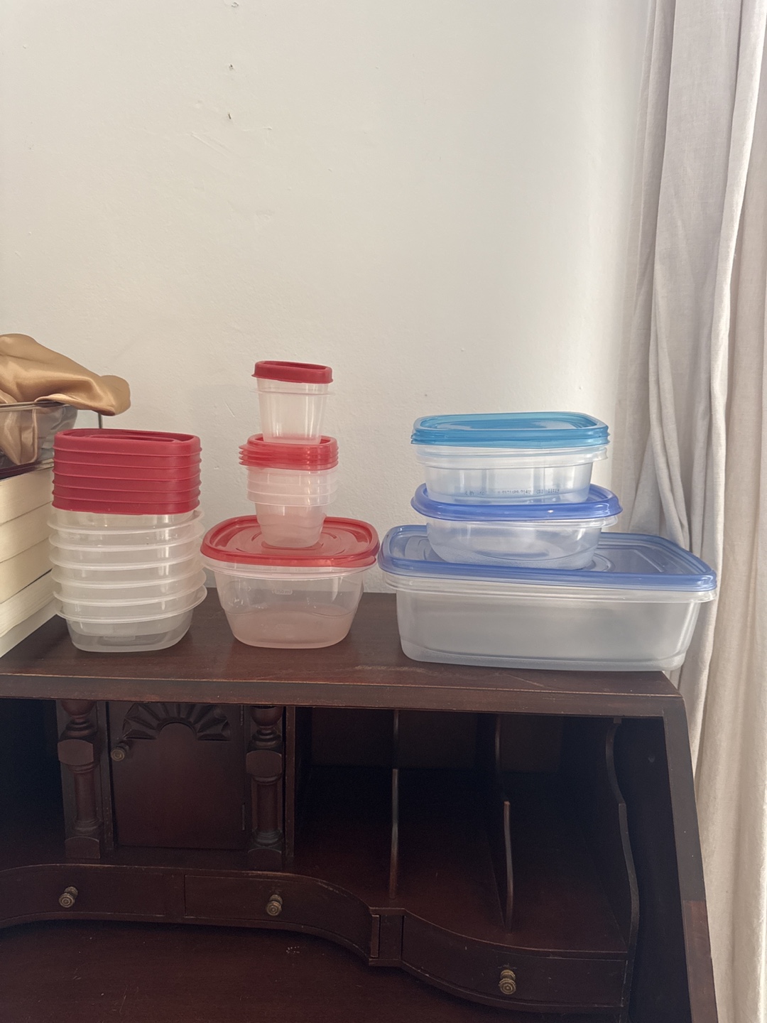 Tupperware / Plastic Food Storage Containers