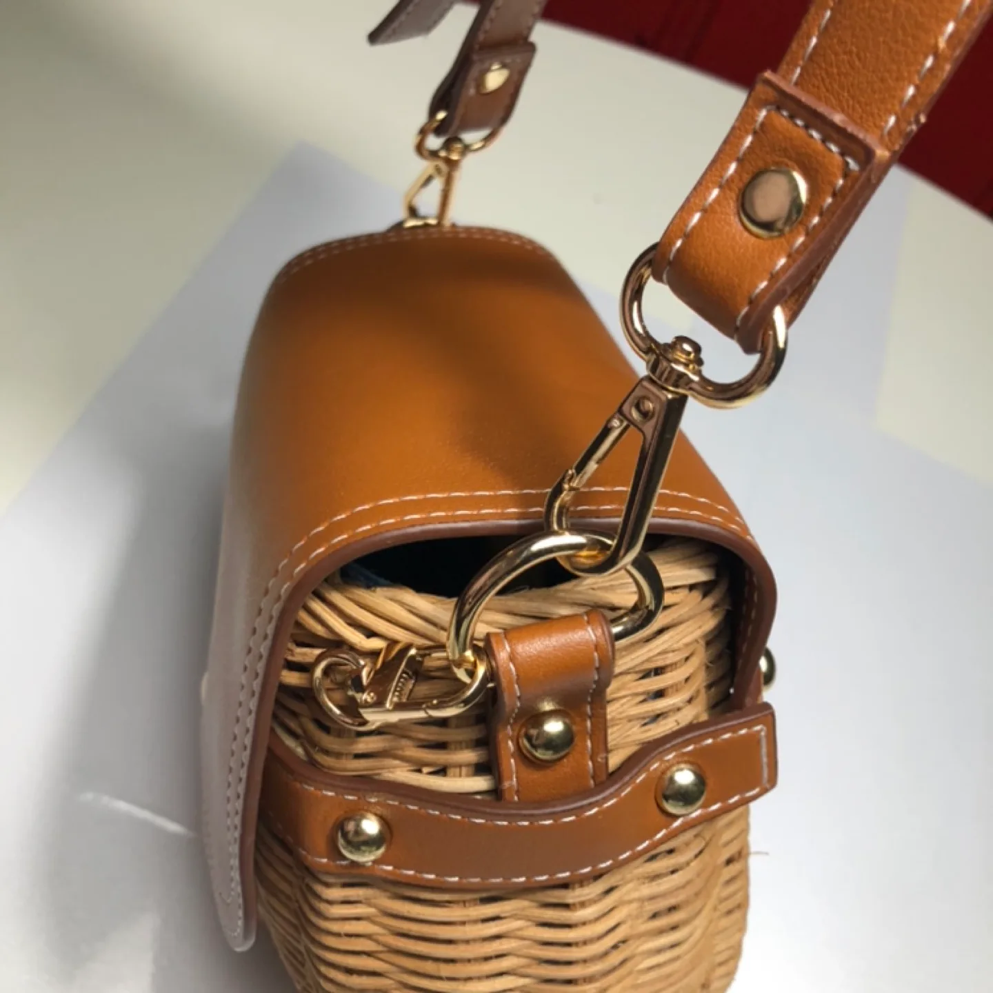 Tommy Bahama Straw Crossbody Bag with Leather Trim image indicator(9)