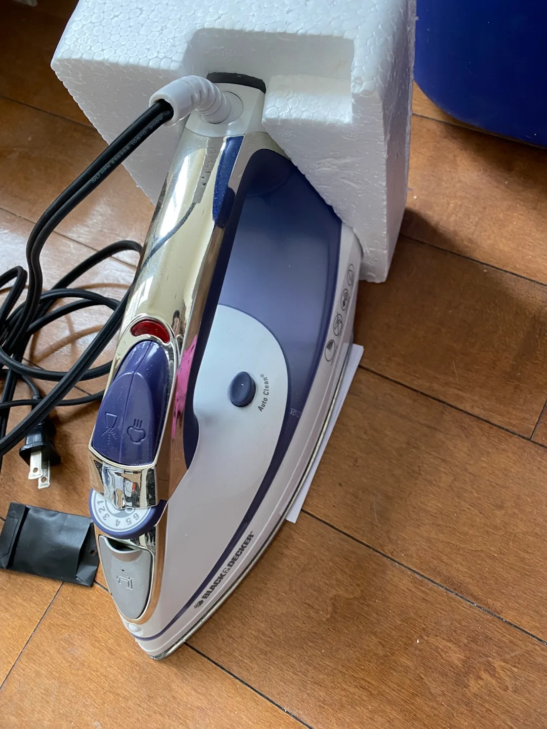 Black & Decker SteamAdvantage Iron image indicator(2)