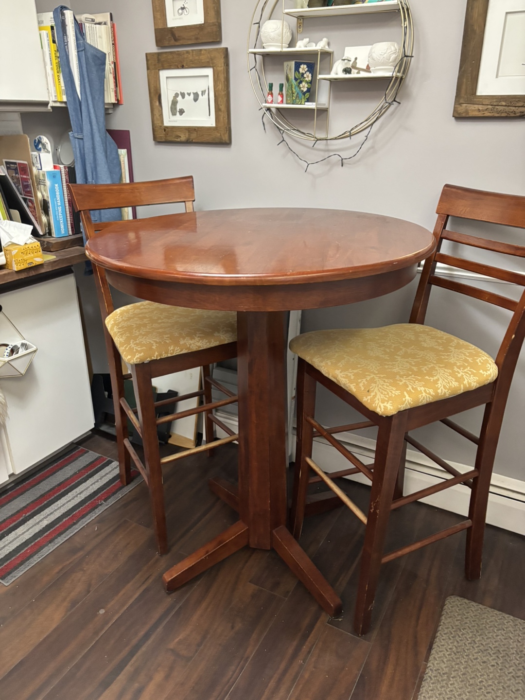 Small Round Pub/Bistro Table With 2 Chairs