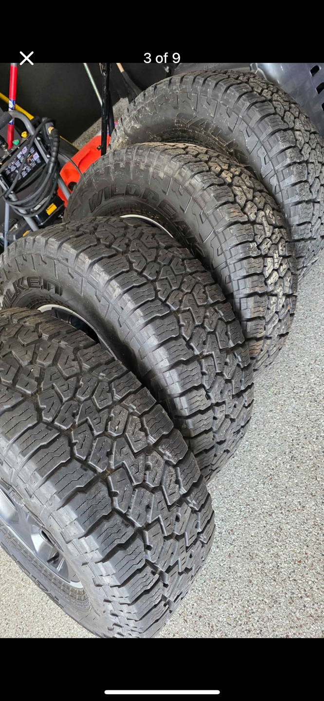 Lt 285/70/17 Wildpeak A/T tires on jeep rims - photo 3