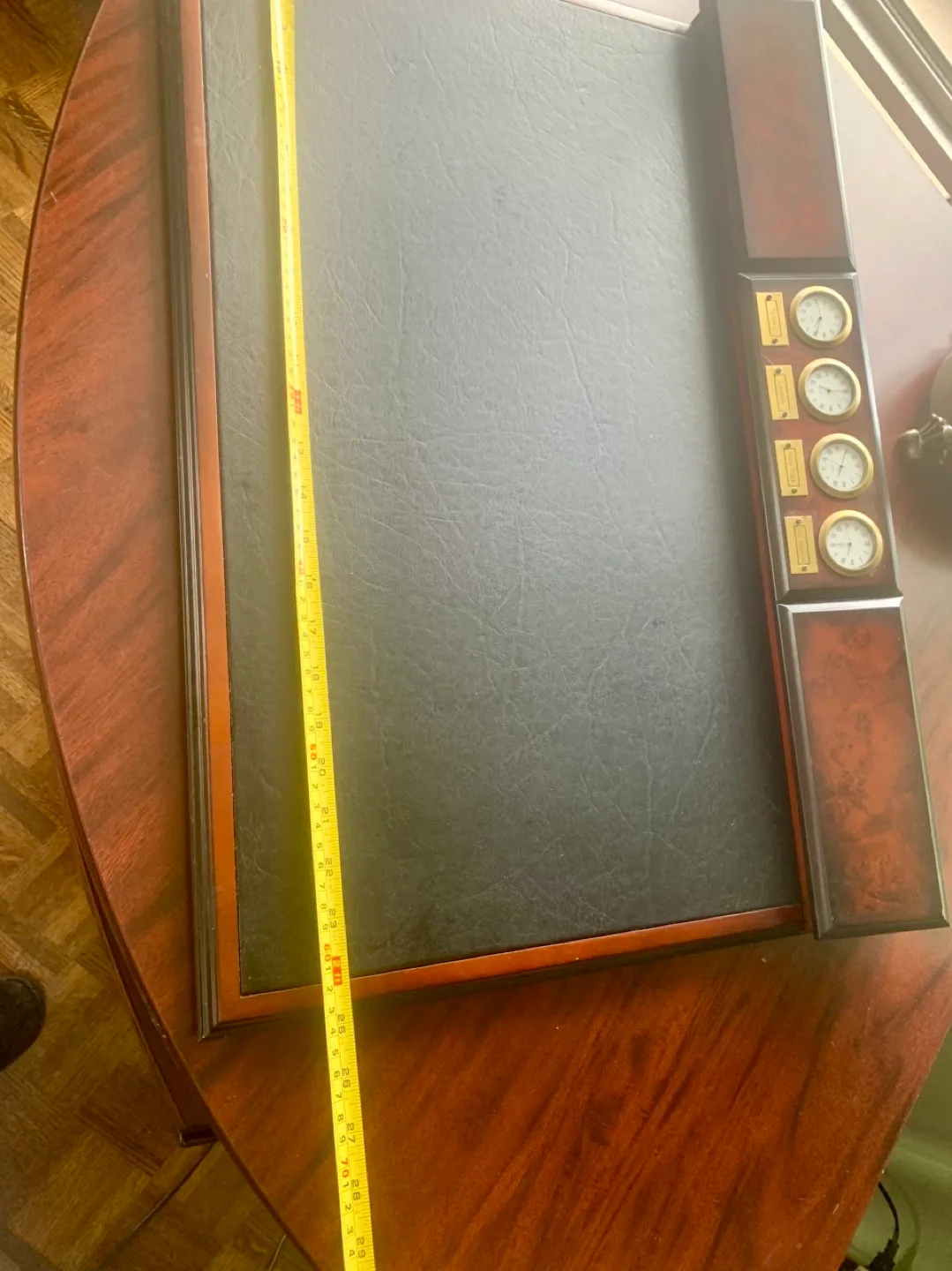 Executive Desk Blotter with World Clocks image indicator(6)