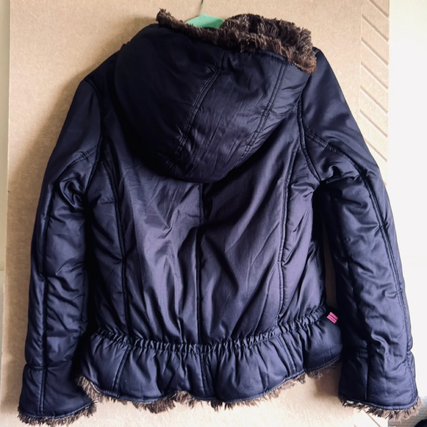 Girls' dark navy blue puffer jacket with faux fur trim image indicator(5)
