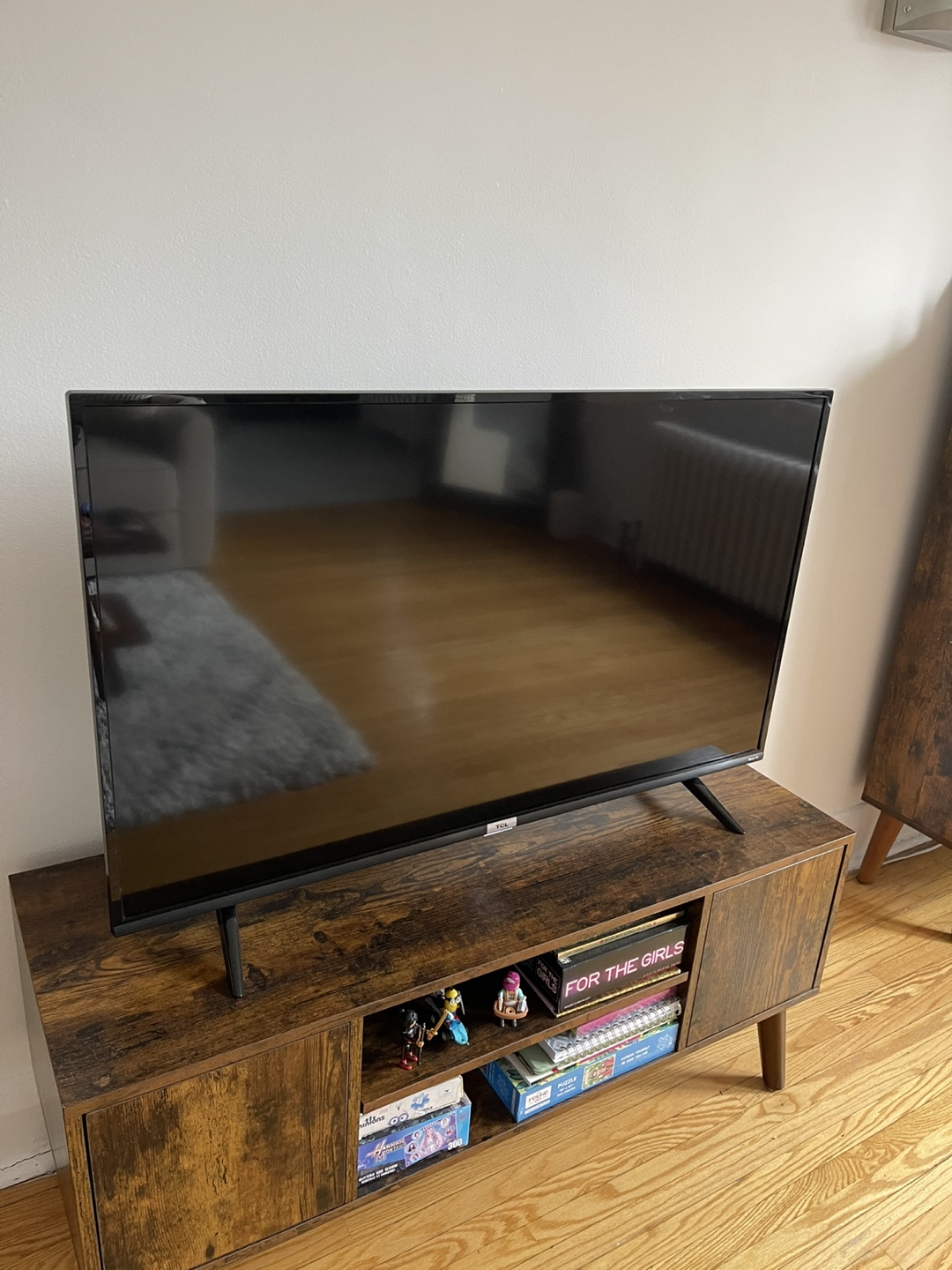 *PLEASE READ* TCL 43" Roku 4K TV #freecycle - photo 3