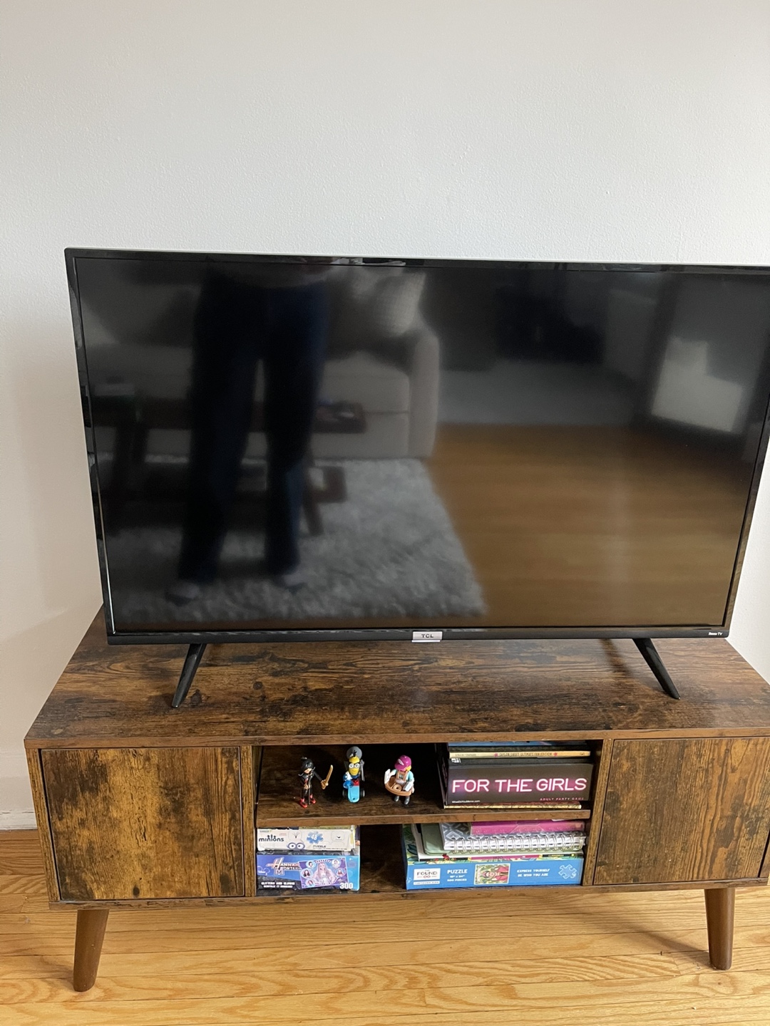 *PLEASE READ* TCL 43" Roku 4K TV #freecycle - photo 2