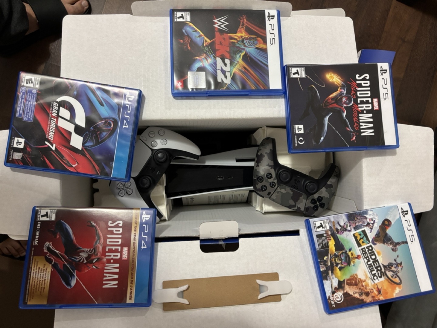 PlayStation 5 Console Bundle with Games and Accessories - photo 3