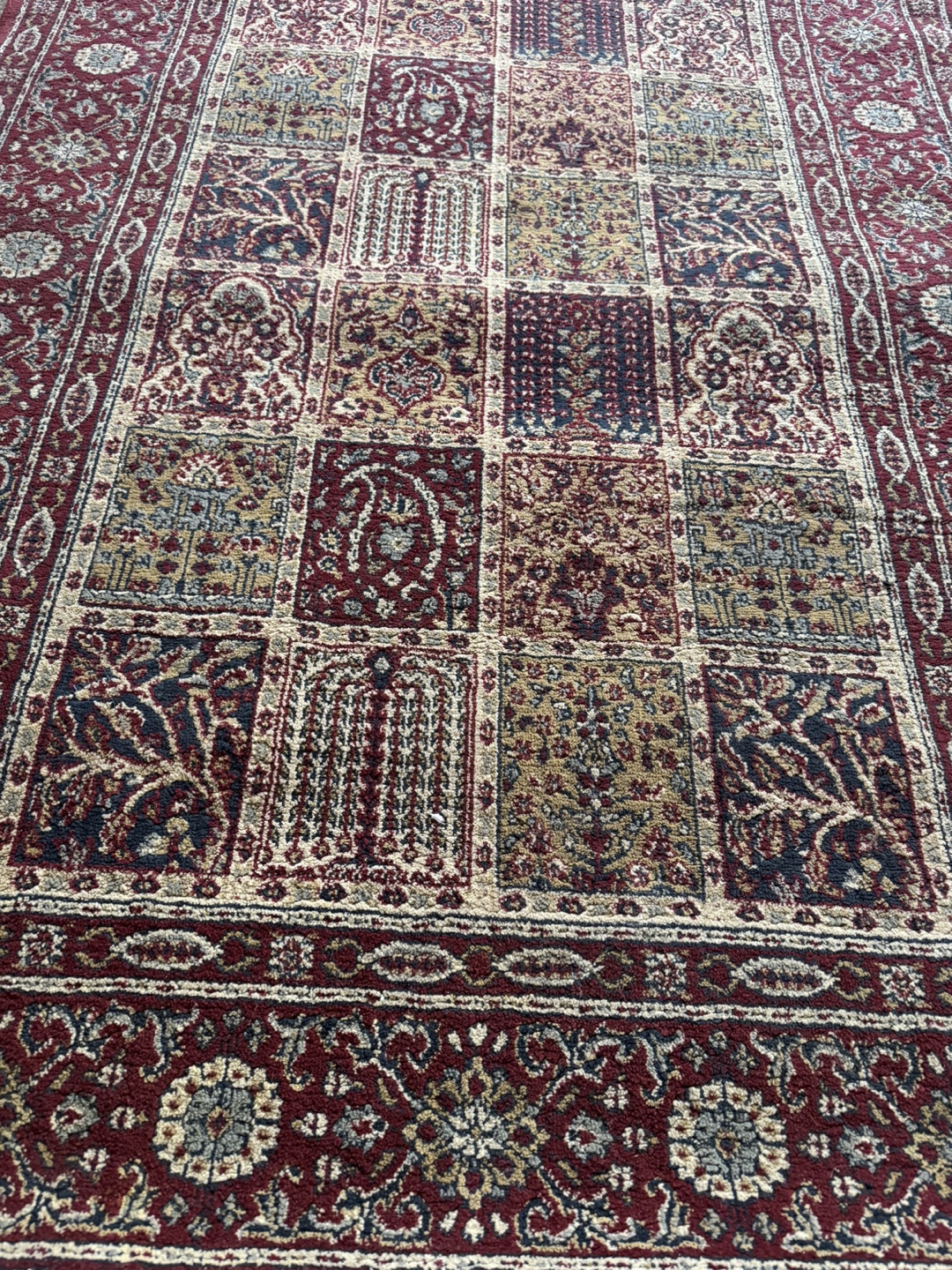 Red and Beige Area Rug - photo 3