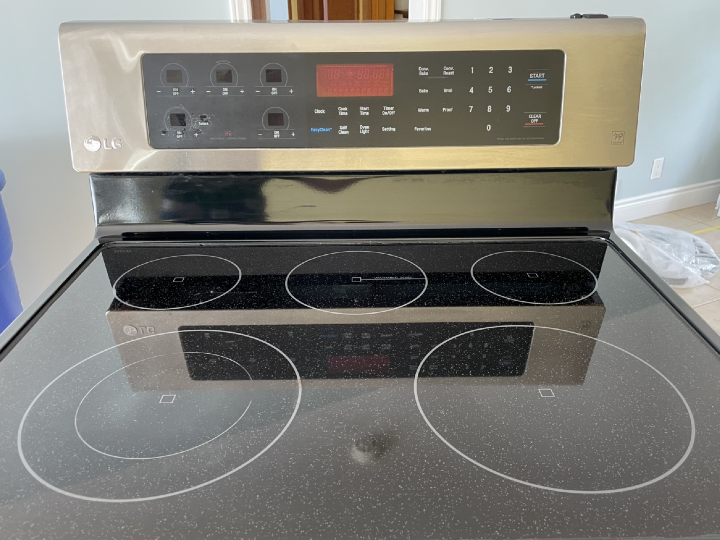 LG Electric Range - Stainless Steel - photo 2