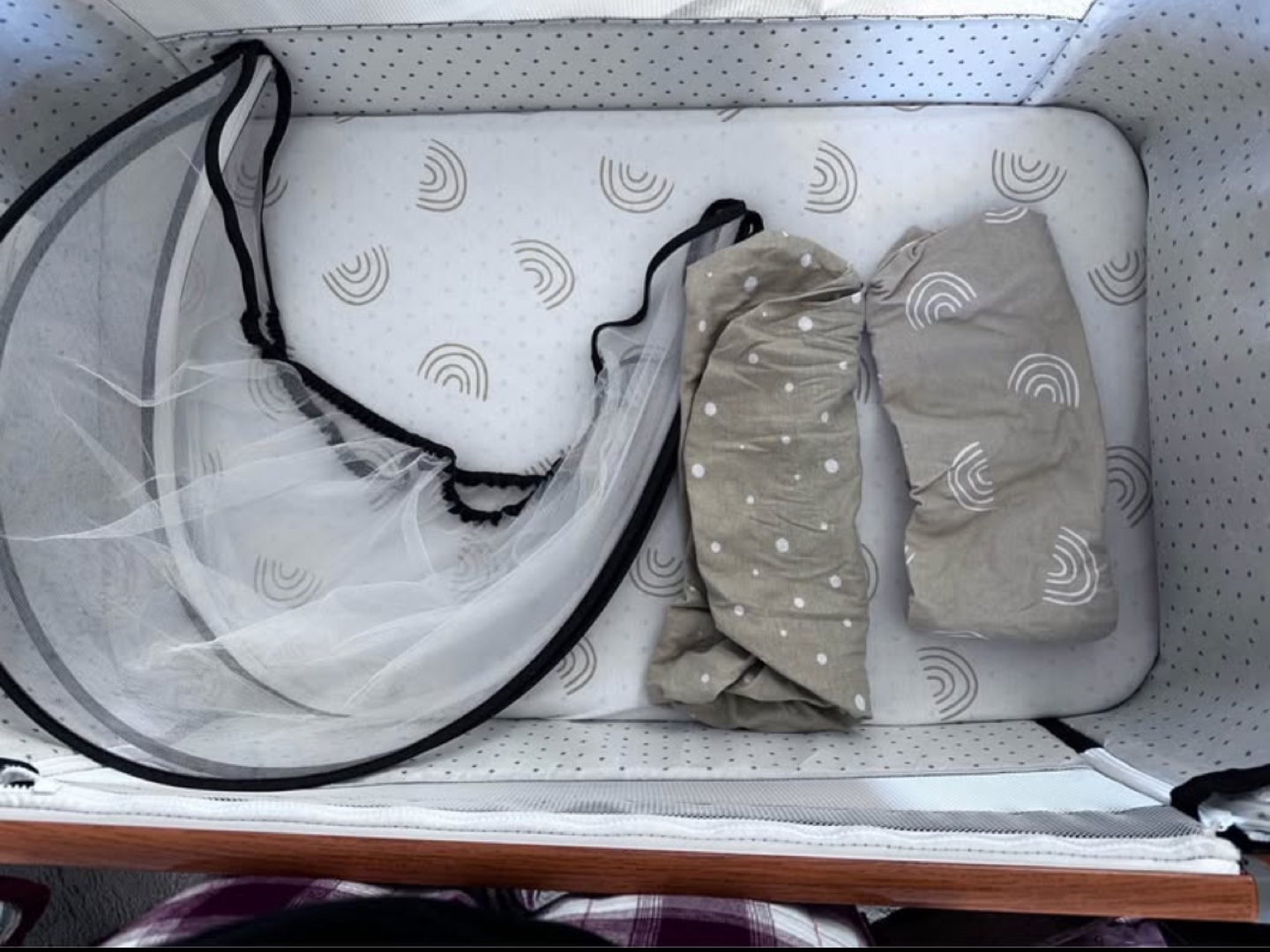 Mereryi Baby Bassinet with Wheels, Storage Basket & Mosquito Net - photo 3