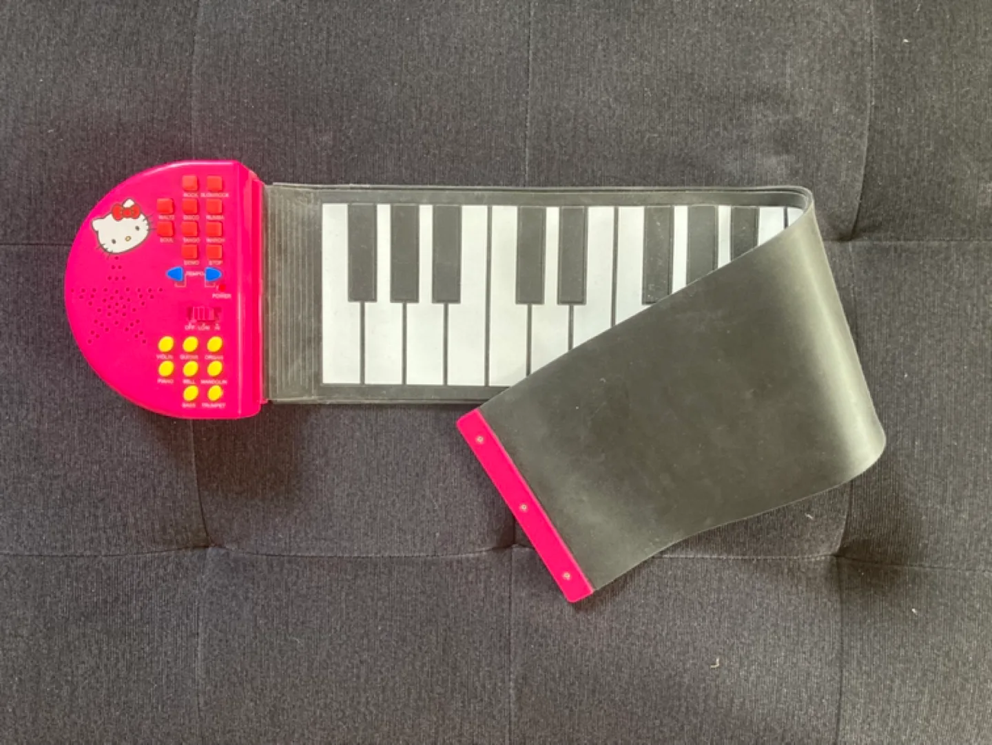 Hello Kitty Roll Up Piano Keyboard Toy image indicator(2)