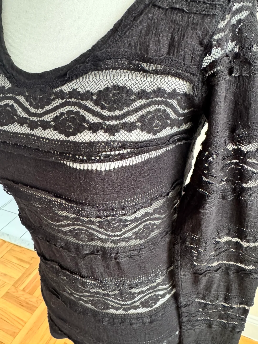 EXPRESS Black Lace Long Sleeve Top | Size S image indicator(3)