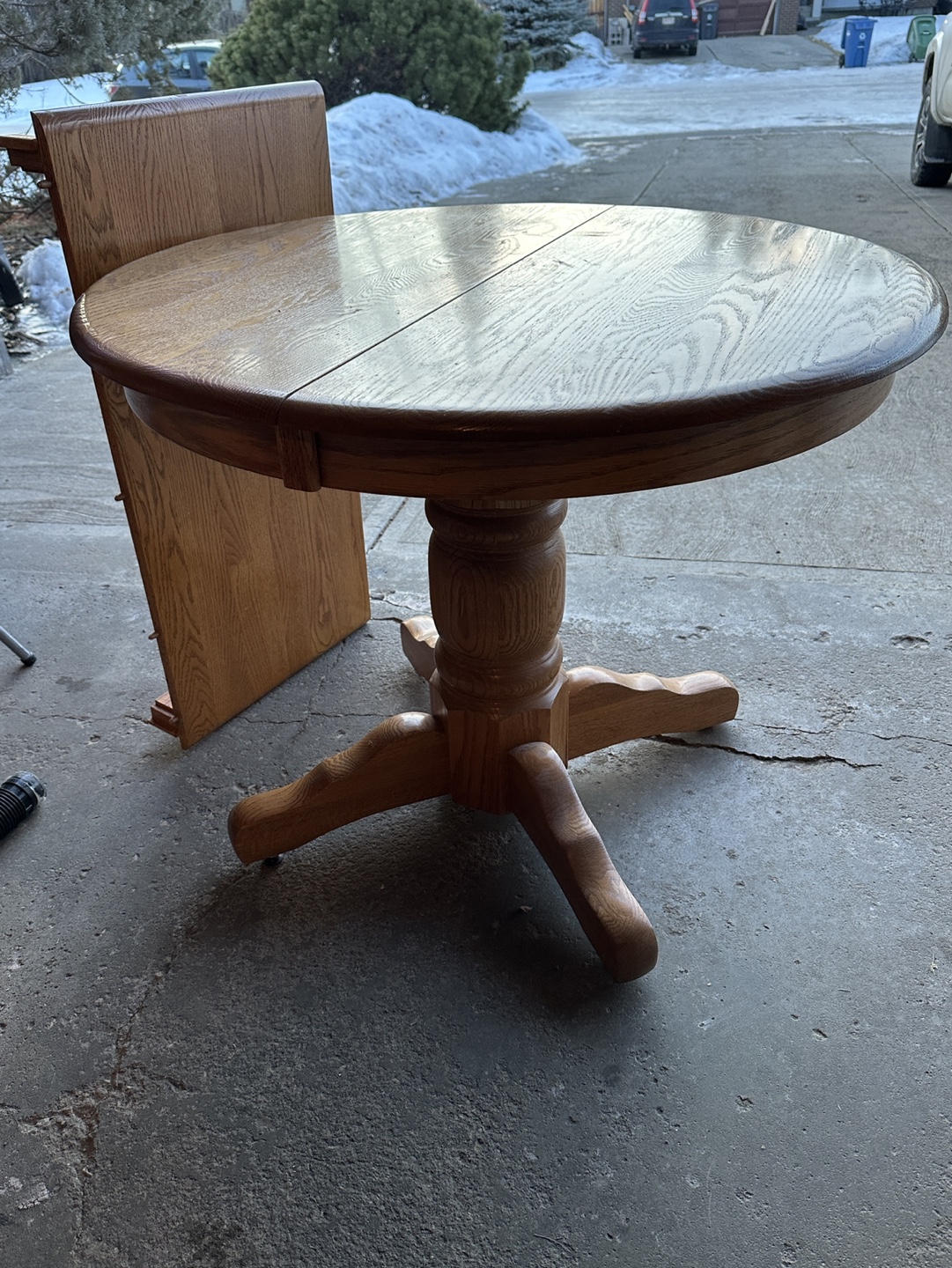 Oak Round Dining Table with Insert