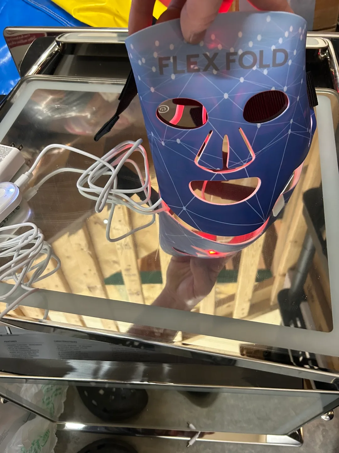 Flex Fold LED Face Mask Light Therapy image indicator(4)