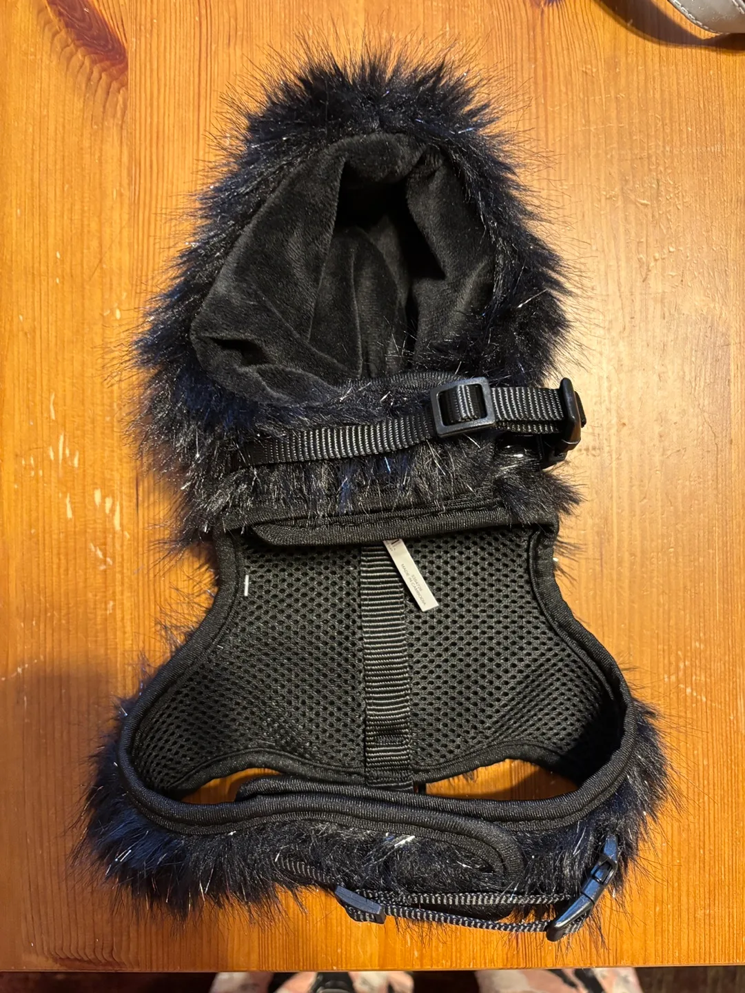 Black Pet Harness with Hood image indicator(4)