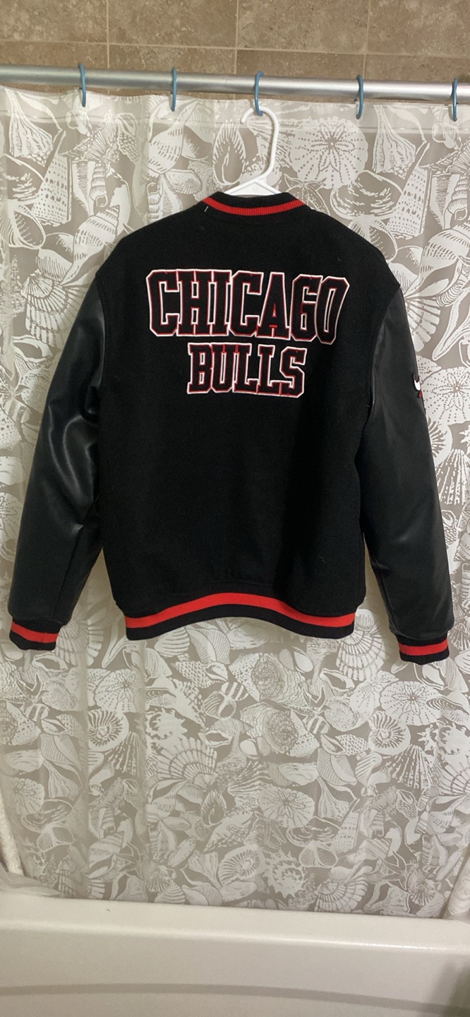 Chicago Bulls NBA Varsity Jacket - photo 2