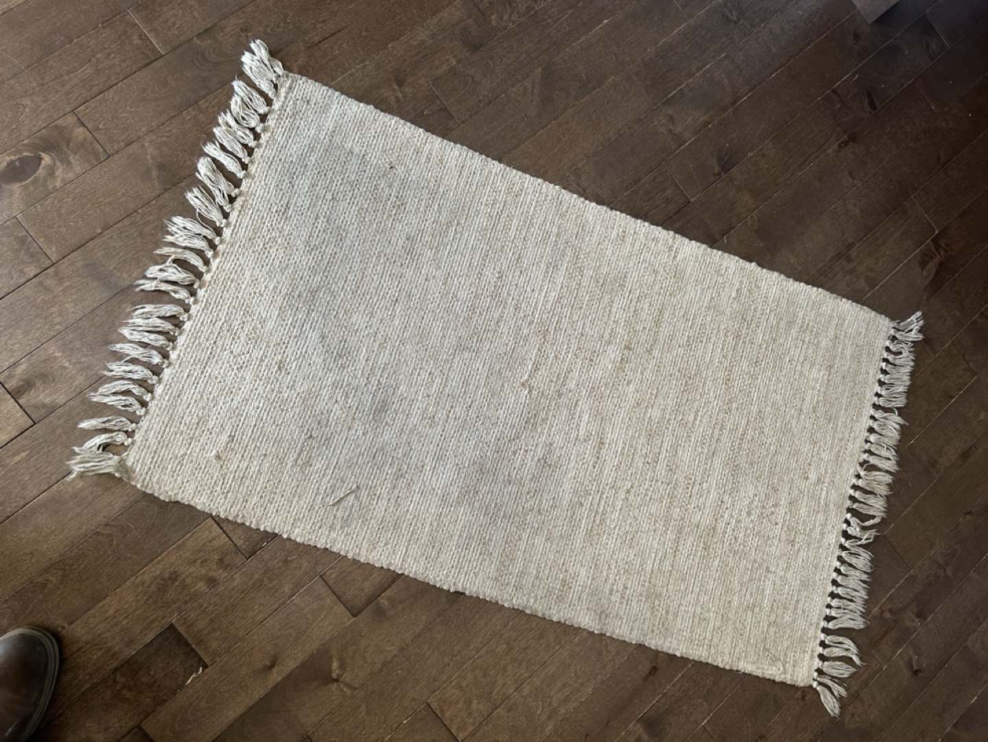 Beige and Olive Green Woven Rug with Tassels - photo 2