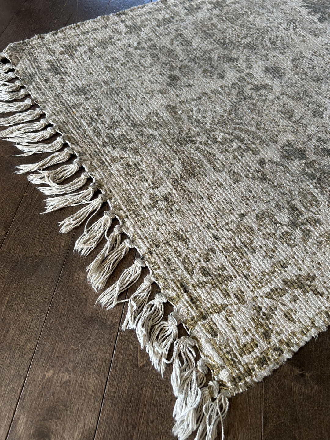 Beige and Olive Green Woven Rug with Tassels - photo 3