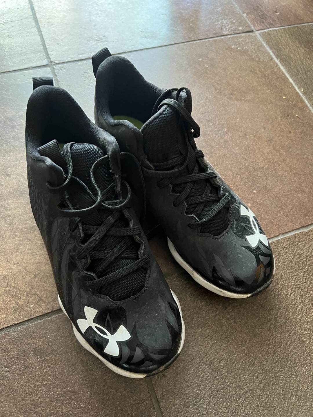 Under Armour Kids' Baseball Cleats - Size 2.5Y
