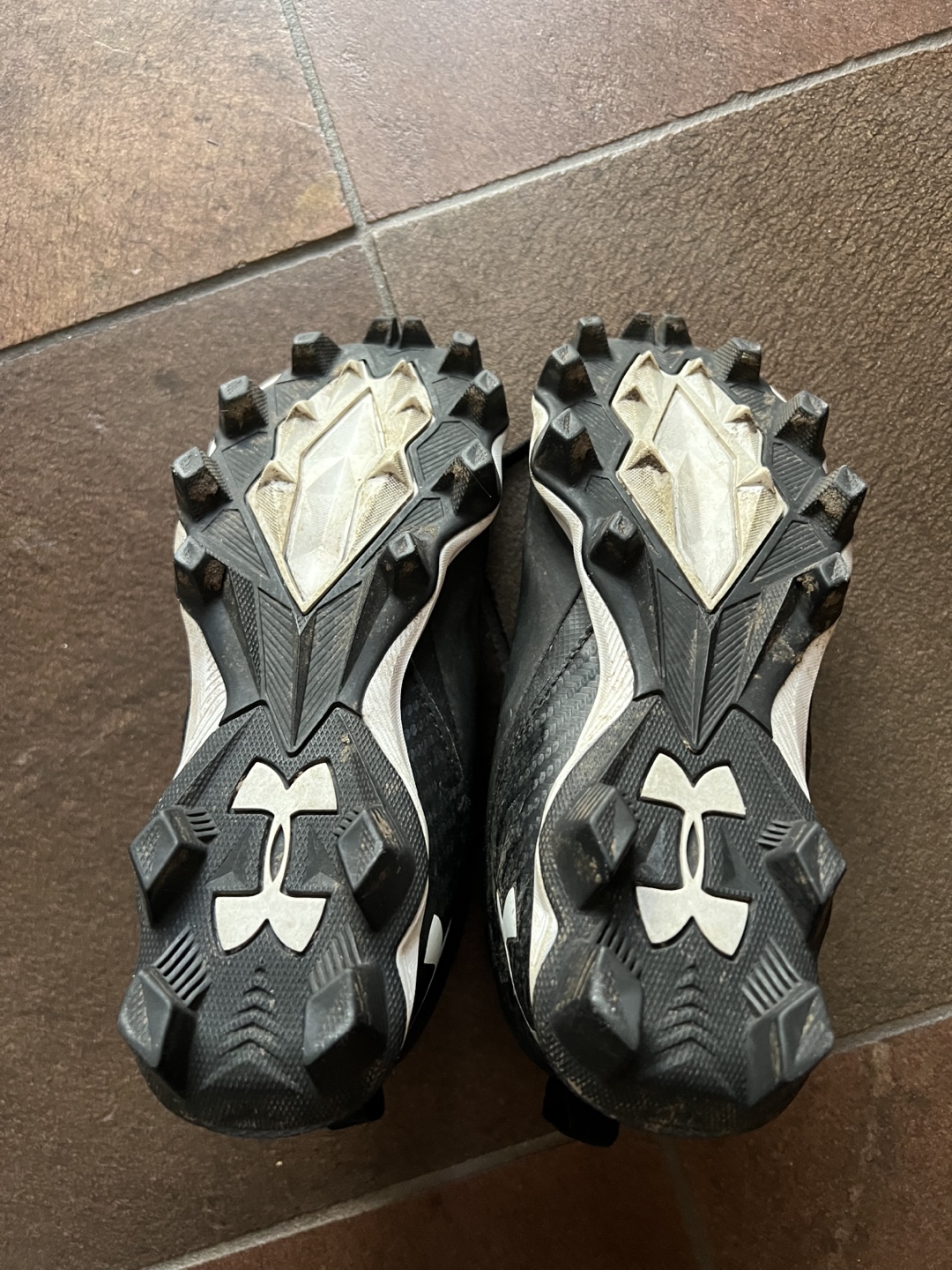 Under Armour Kids' Baseball Cleats - Size 2.5Y - photo 4