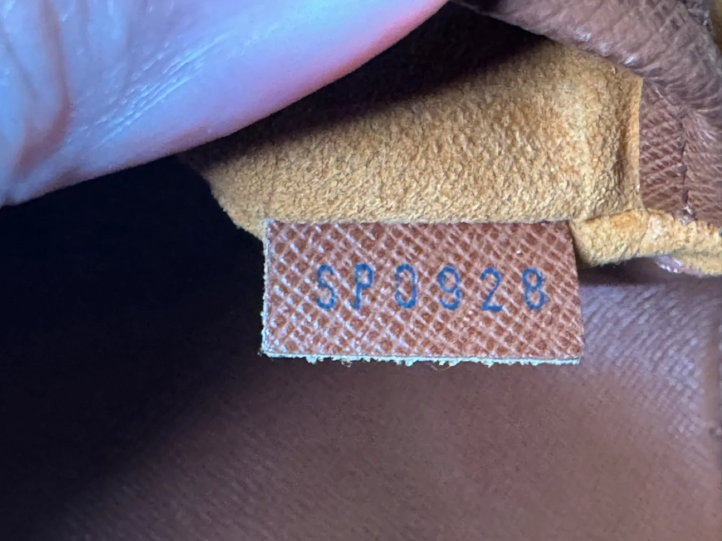 Authentic Louis Vuitton musette Tango long strap image indicator(6)