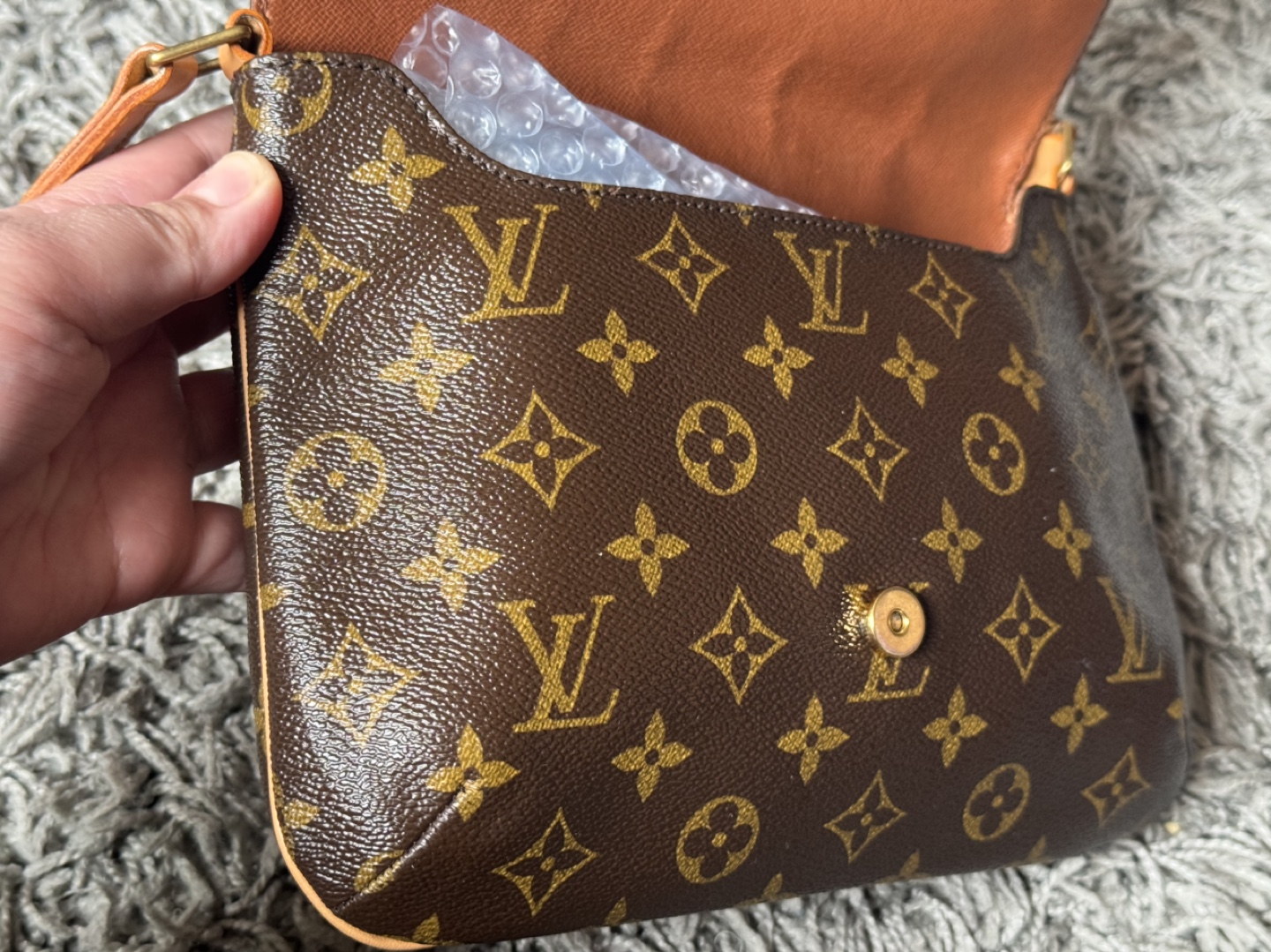 Authentic Louis Vuitton musette Tango long strap - photo 4