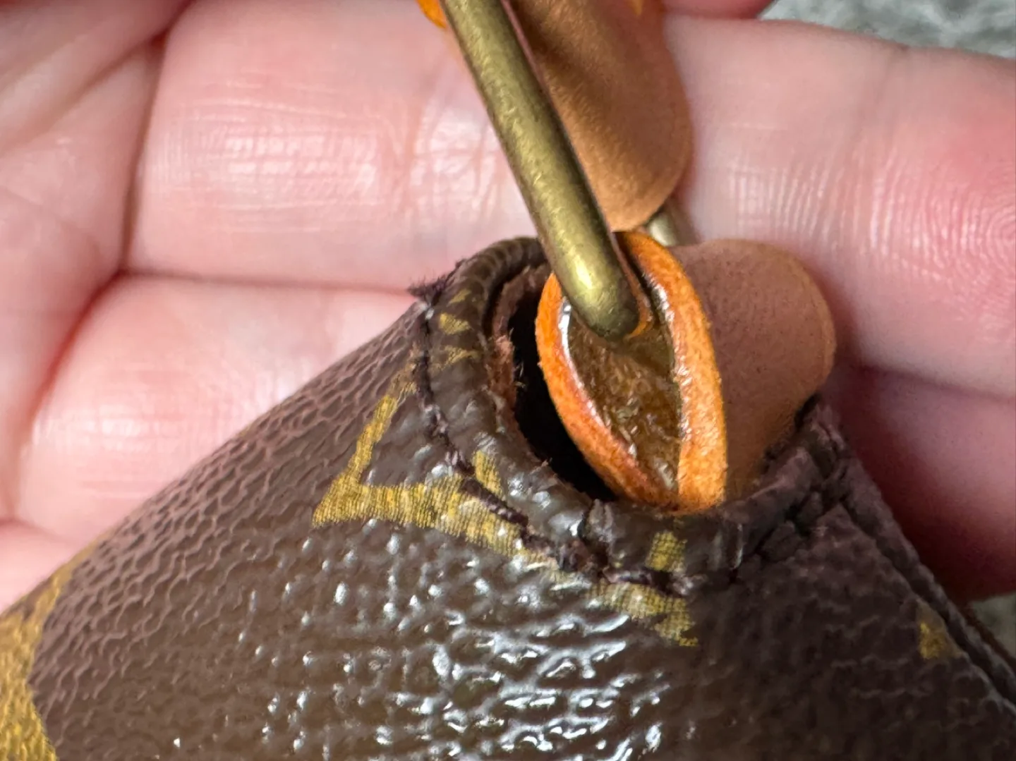 Authentic Louis Vuitton musette Tango long strap image indicator(10)