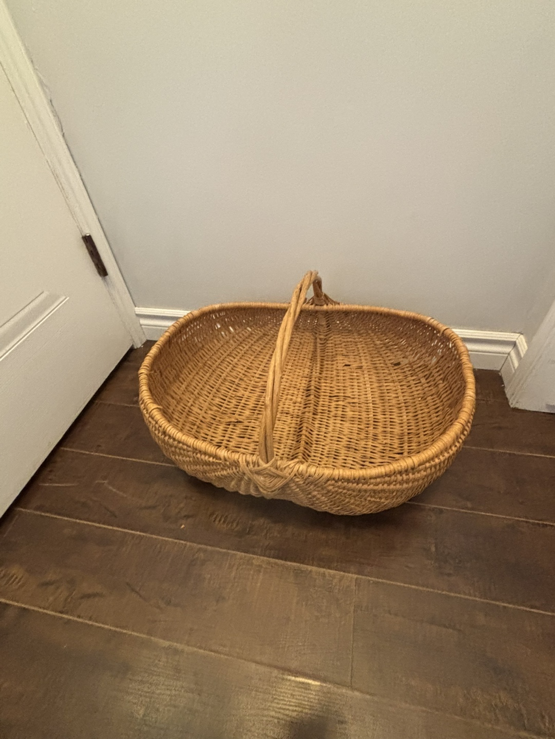 Large Wicker Basket with Handle - photo 2