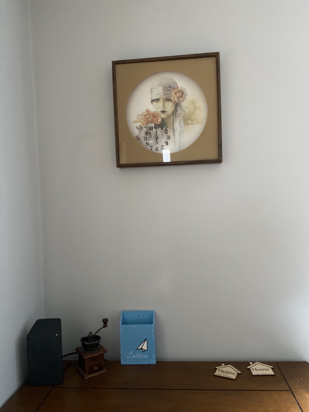 Vintage Framed Wall Clock Featuring Art Deco Woman - photo 2