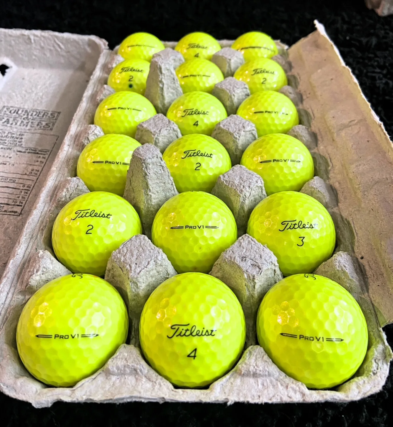 18 Titleist Pro V1 Yellow Golf Balls thumbnail