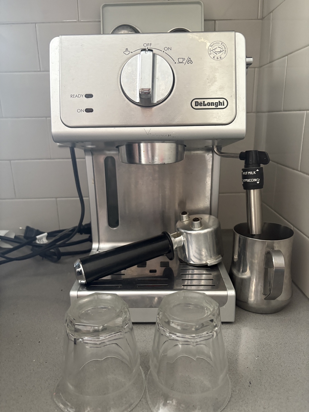 DeLonghi Espresso Machine with Accessories
