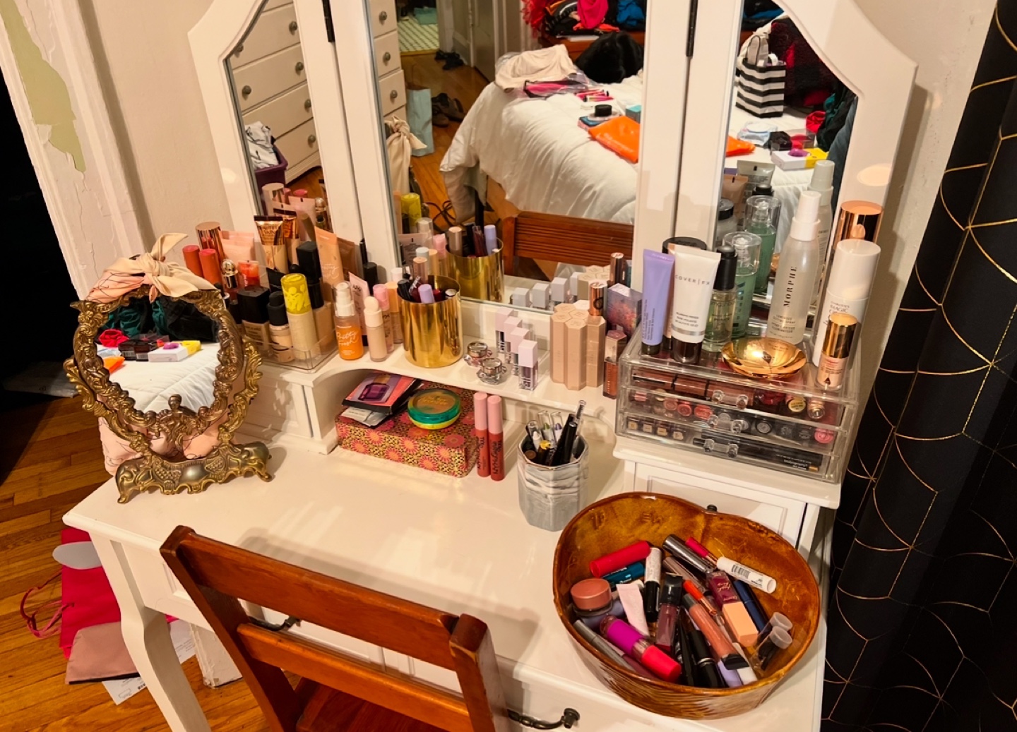 White vanity with optional stool - photo 4