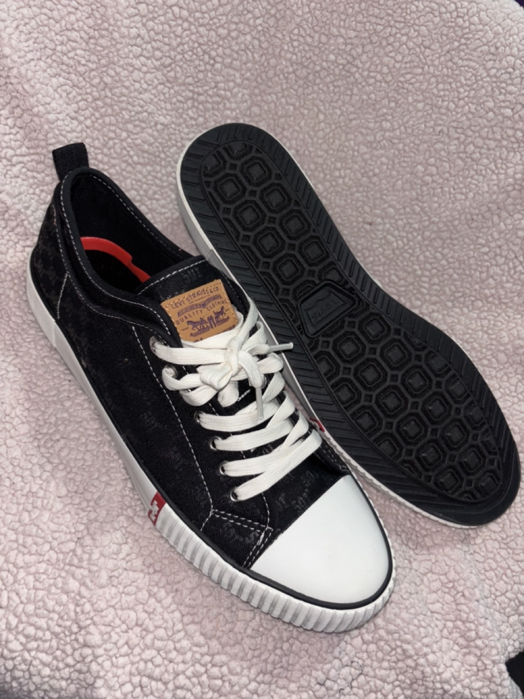 Woman sneakers