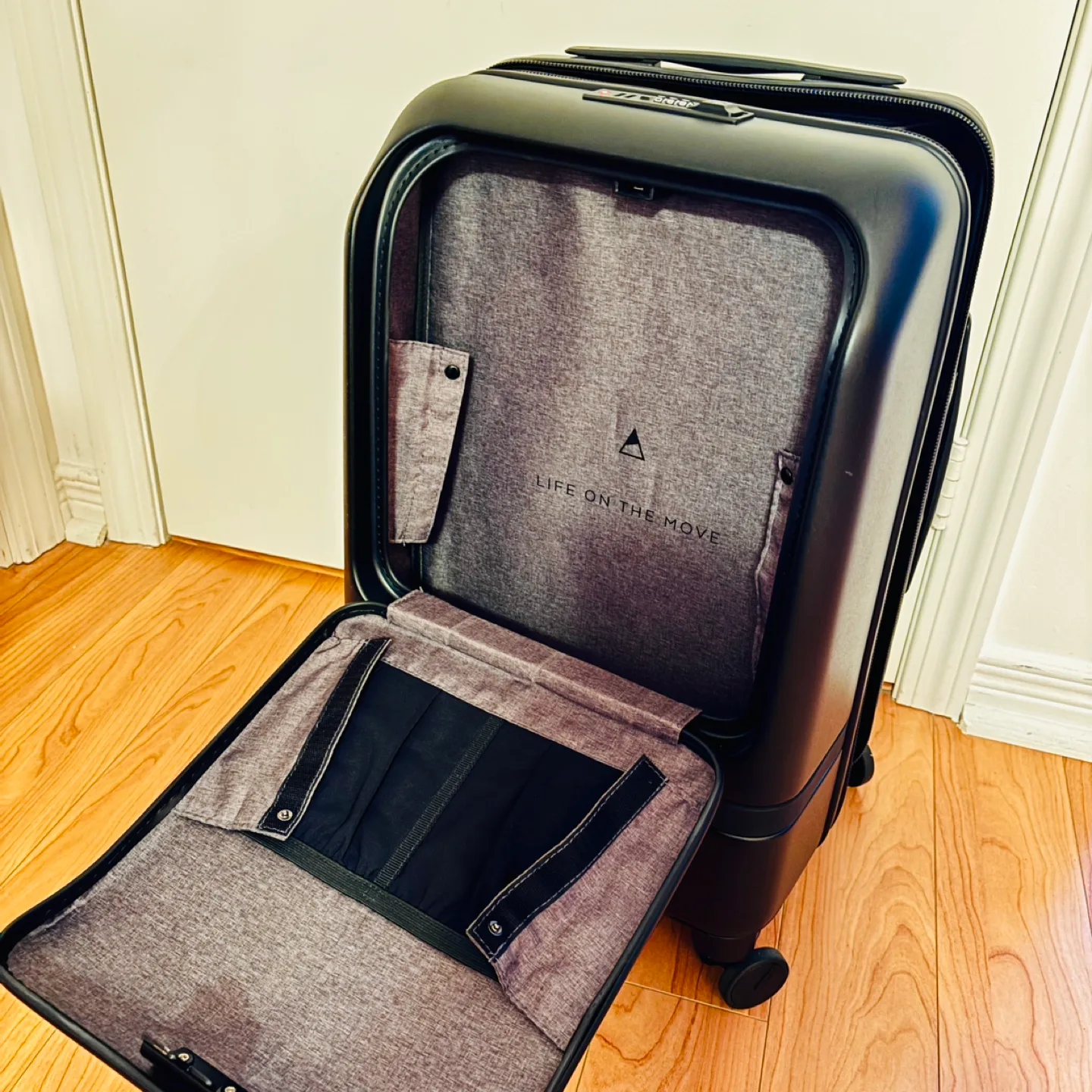 $1000+ NOMATIC Carry-On Pro Suitcase / Luggage / Bag image indicator(8)