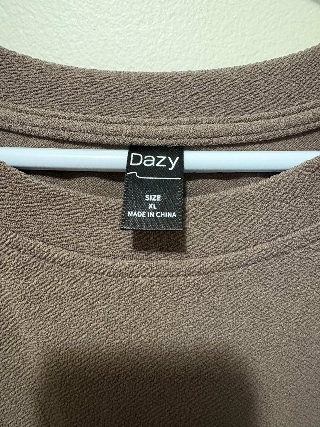 DAZY Women's XL Brown Puff Sleeve Blouse image indicator(3)