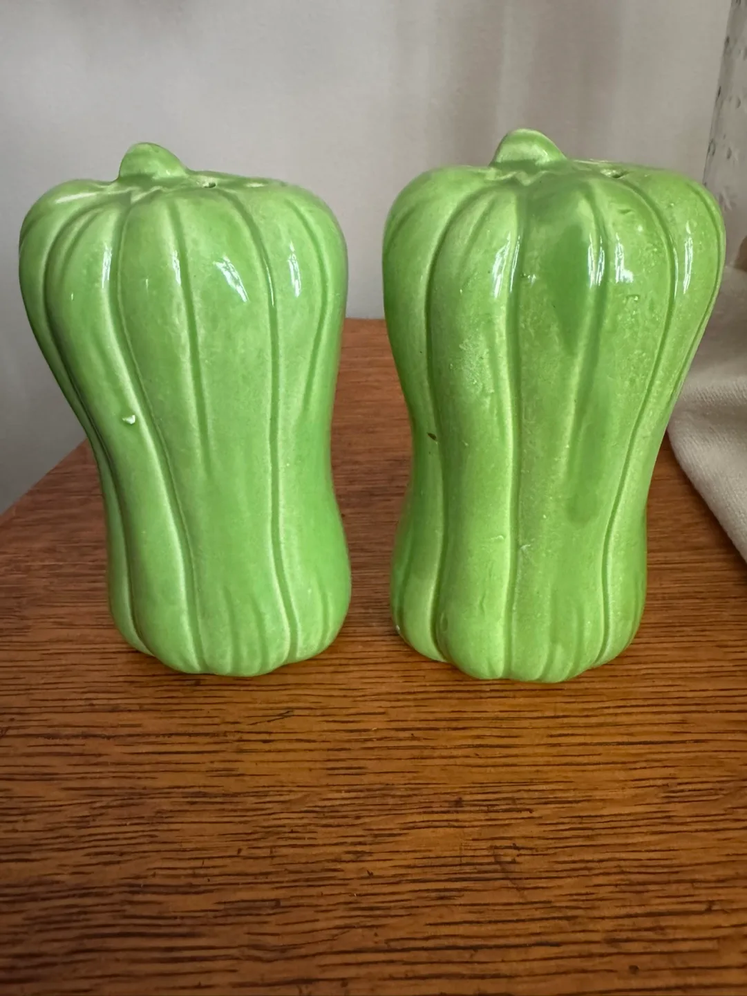 Vintage Ceramic Celery Salt and Pepper Shakers image indicator(2)