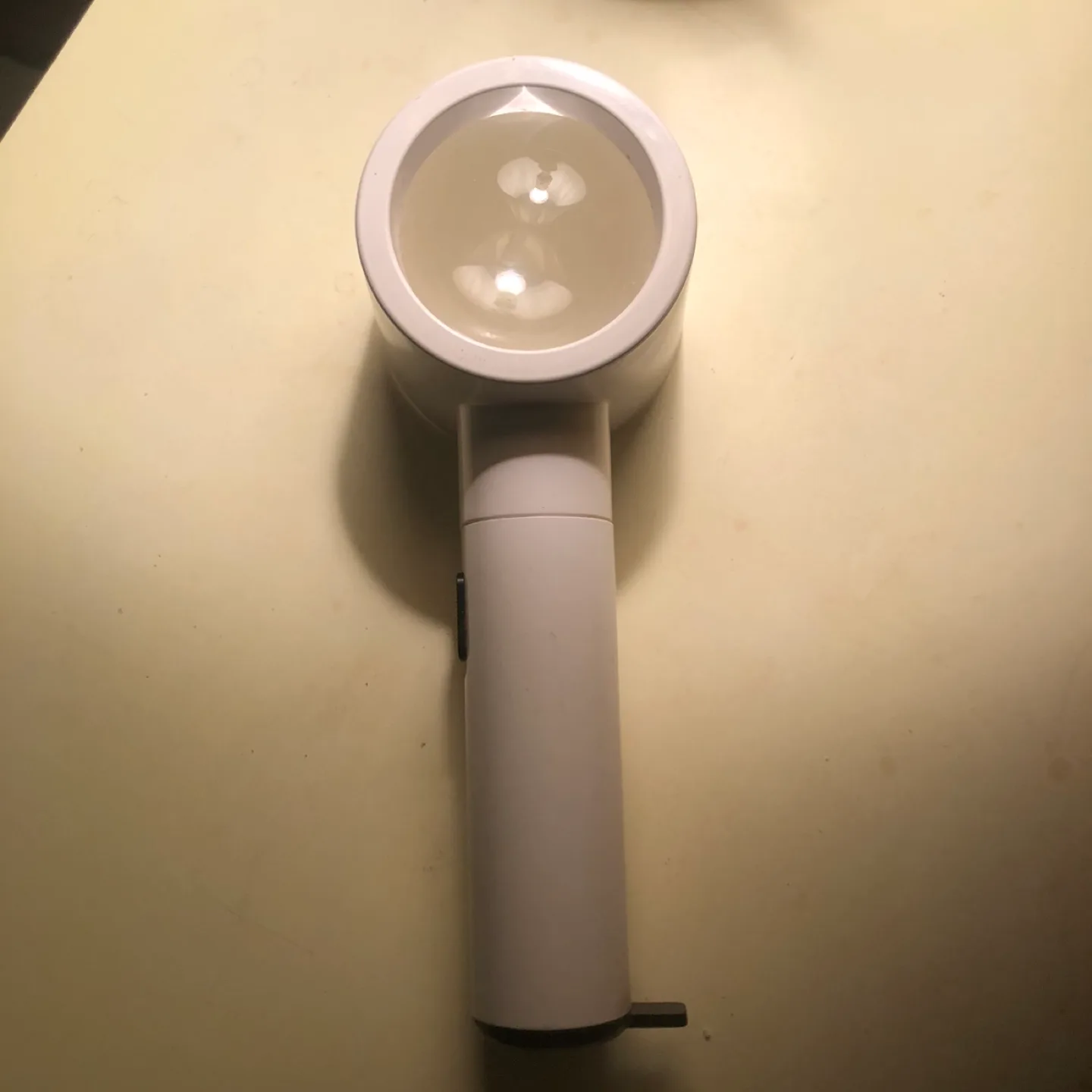Portable LED Magnifying Glass with Light image indicator(2)