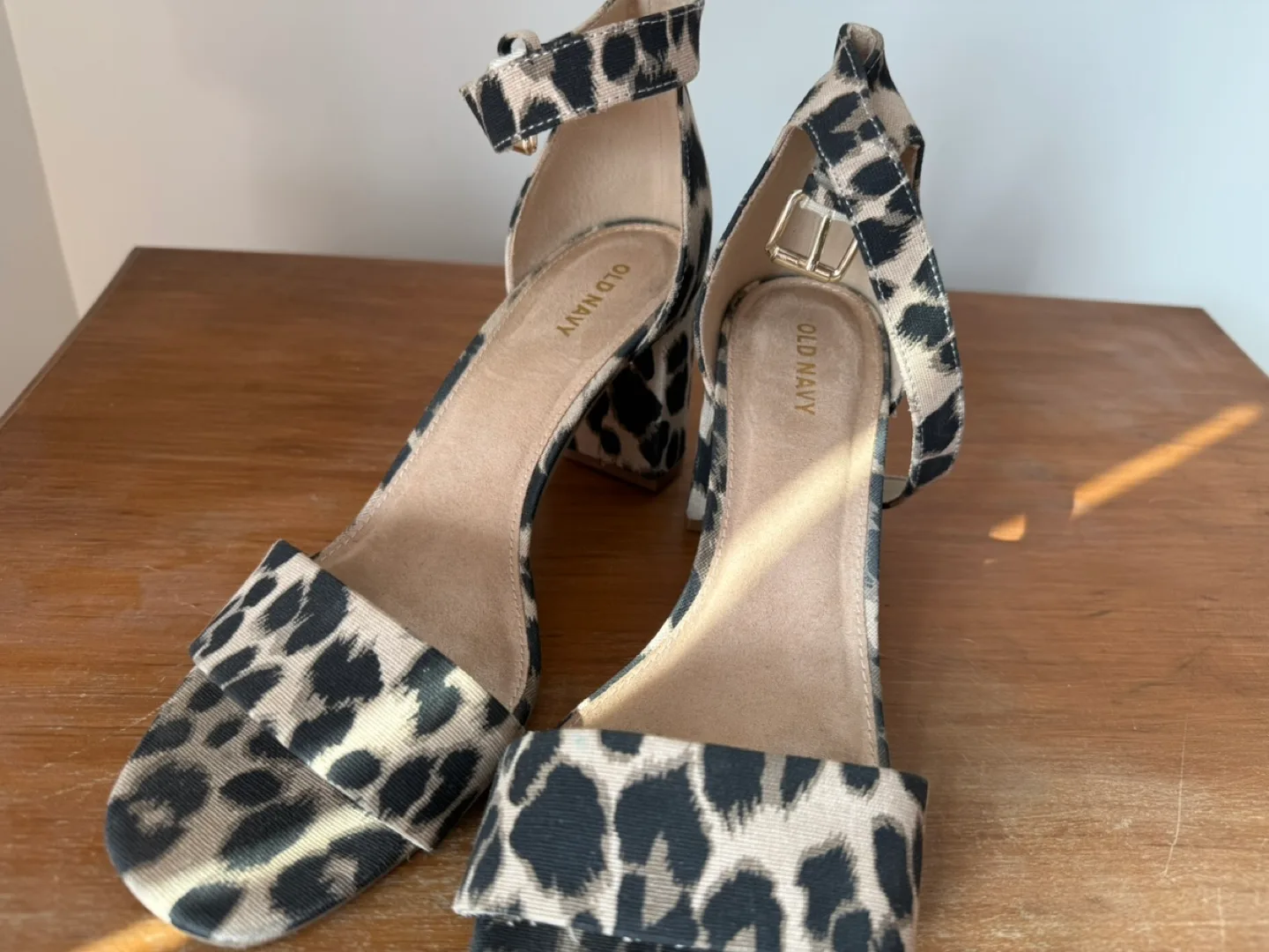 Old Navy Leopard Print Heels - Size 9 image indicator(3)