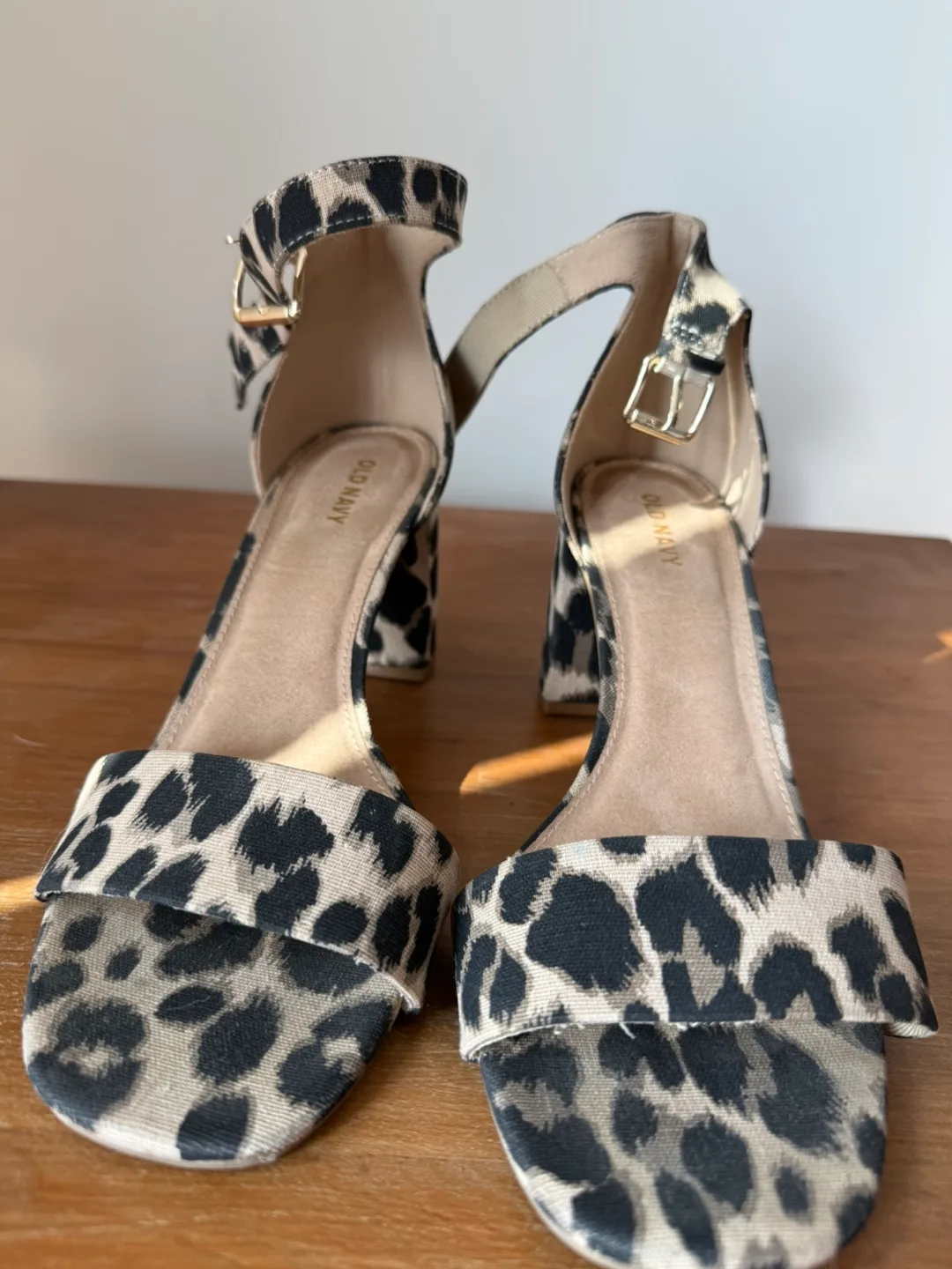 Old Navy Leopard Print Heels - Size 9 image indicator(8)