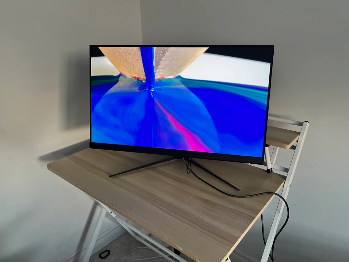 Amazing condition gaming monitor with a 144 hz at 27” image indicator(3)